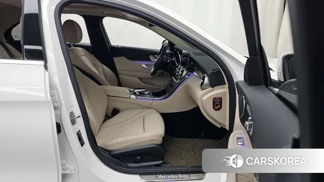 Mercedes-Benz C-Class W205 2021 Белый из Кореи, фото 2