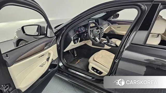 BMW 5 Series (G30) 2020 Серый из Кореи, фото 2