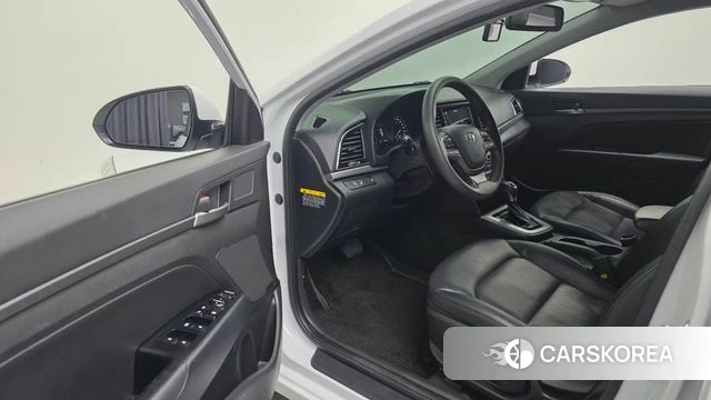 Hyundai Avante AD 2018 Белый из Кореи, фото 2
