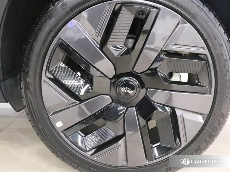 Ford Equator 2025 Silver/gray из Китая, фото 2