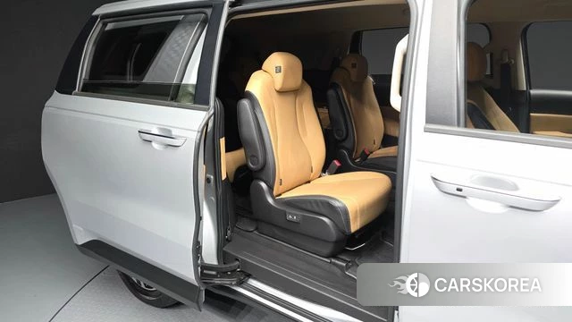 Kia Carnival 4th generation 2021 Серебряный из Кореи, фото 2