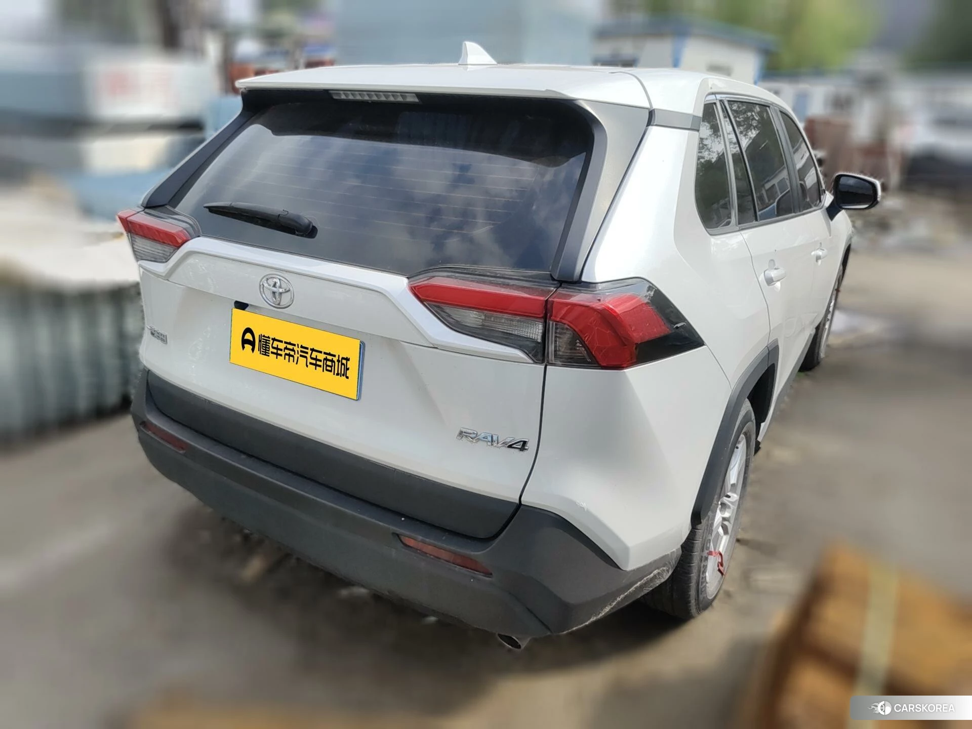 Toyota RAV4 2023 Белый из Китая, фото 2