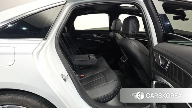 Audi A6 (C8) 2022 Белый из Кореи, фото 2