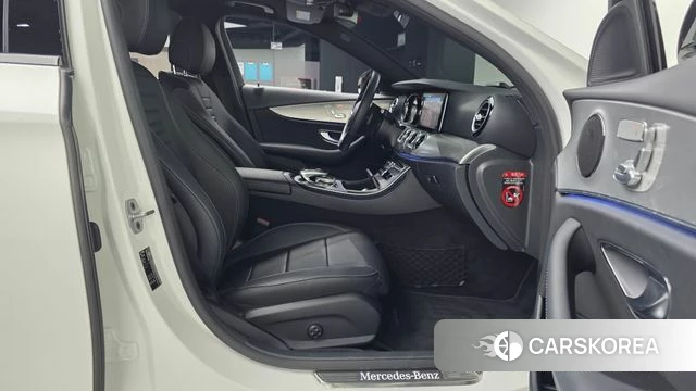 Mercedes-Benz E-Class W213 2020 Белый из Кореи, фото 2