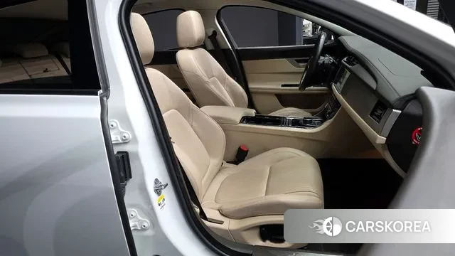 Jaguar XF (X260) 2018 Белый из Кореи, фото 2