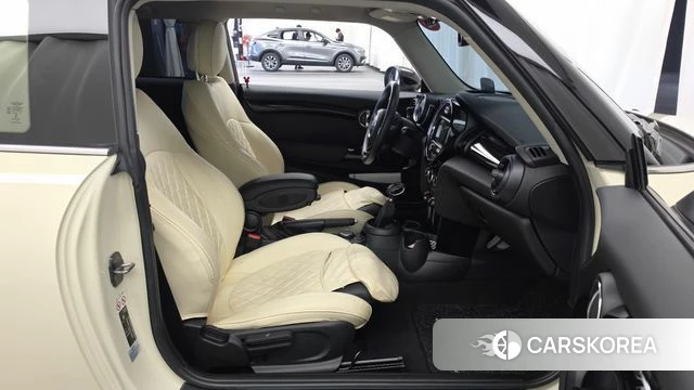 Mini Cooper 2019 Жемчужный цвет из Кореи, фото 2