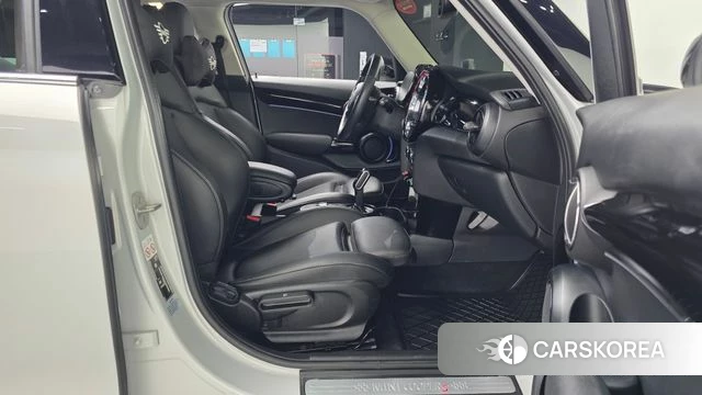 Mini Cooper S 2021 Серебряный двухцветный из Кореи, фото 2