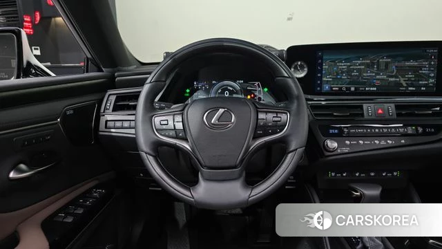Lexus ES300h 7th generation 2026 Белый из Кореи, фото 2