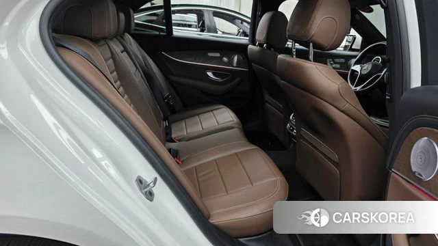 Mercedes-Benz E-Class W213 2021 Белый из Кореи, фото 2
