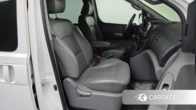 Hyundai The New Grand Starex 2019 Белый из Кореи, фото 2
