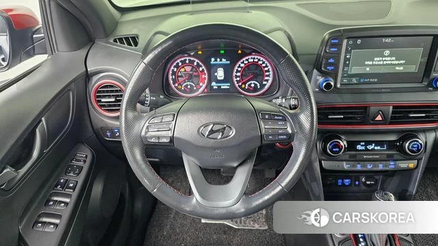 Hyundai Kona 2019 Серебристо-серый из Кореи, фото 2