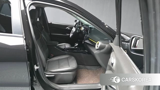 Chevrolet (GM Daewoo) Trax Crossover 2023 Черный из Кореи, фото 2