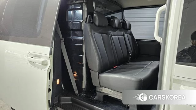 Hyundai Staria 2023 Белый из Кореи, фото 2