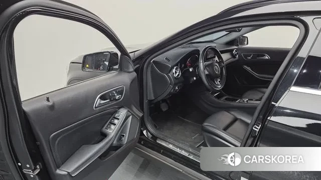 Mercedes-Benz GLA-Class X156 2018 Черный из Кореи, фото 2