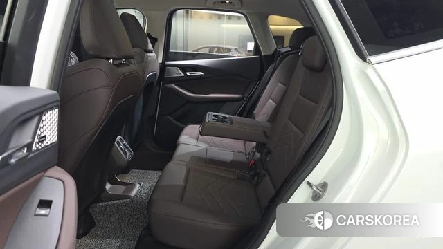 BMW 2 Series Active Tourer (U06) 2024 Белый из Кореи, фото 2