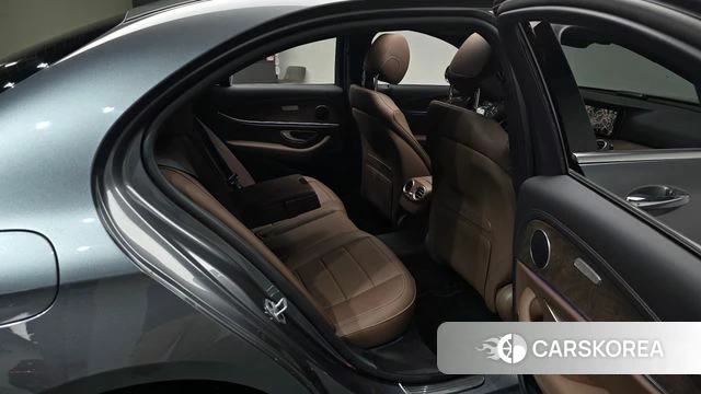 Mercedes-Benz E-Class W213 2022 Серый из Кореи, фото 2