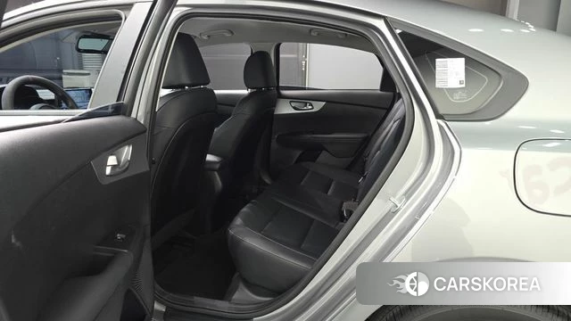 Kia The New K3 2nd generation 2022 Серый из Кореи, фото 2