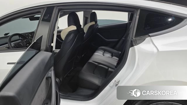 Tesla Model 3 2021 Белый из Кореи, фото 2