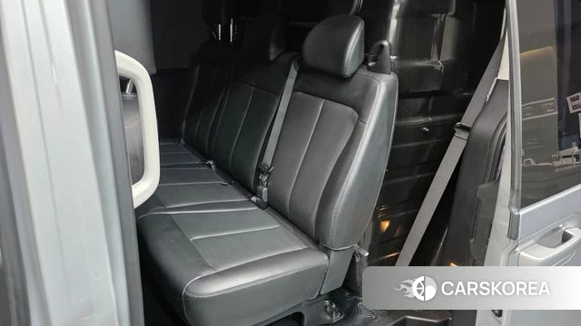 Hyundai Staria 2022 Серебристо-серый из Кореи, фото 2