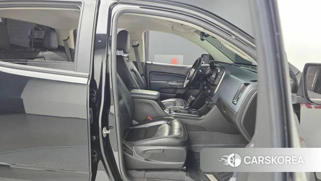 Chevrolet (GM Daewoo) Real New Colorado 2021 Черный из Кореи, фото 2