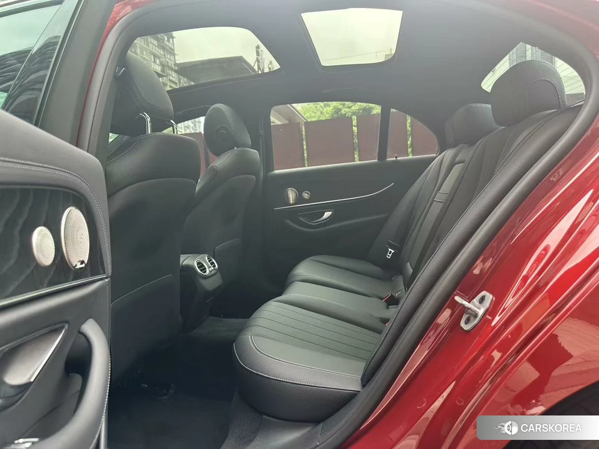 Mercedes-Benz E-Class 2020 Красный из Китая, фото 2
