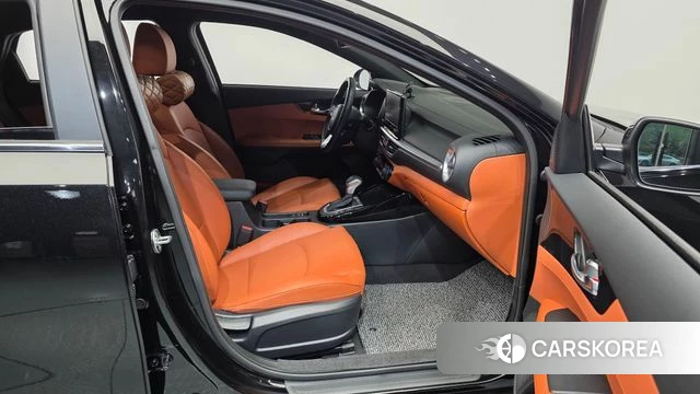 Kia The New K3 2nd generation 2023 Черный из Кореи, фото 2