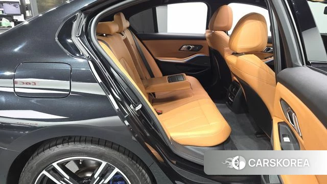BMW 3 Series (G20) 2024 Черный из Кореи, фото 2