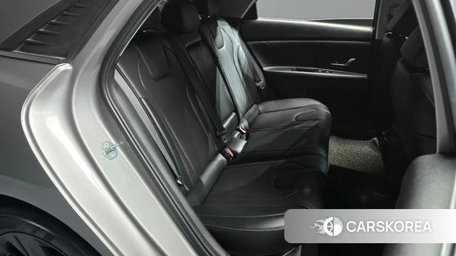 Hyundai Avante (CN7) 2021 Серебристо-серый из Кореи, фото 2