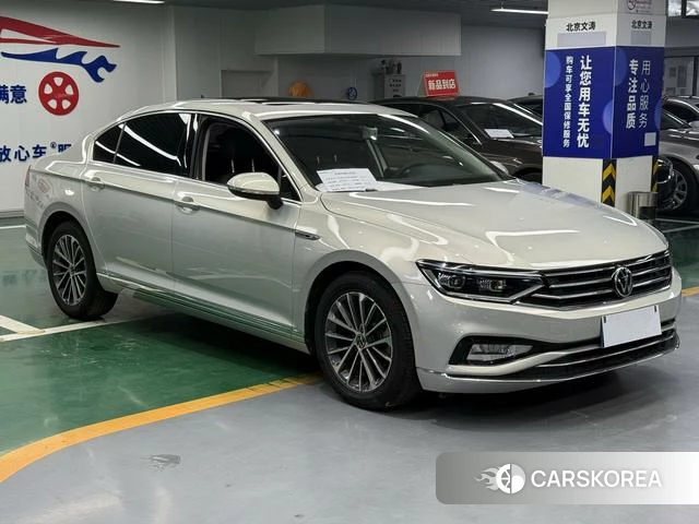 Volkswagen Magotan 2021 Шампань из Китая, фото 2