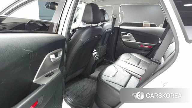 Kia Niro Plus 2022 Белый из Кореи, фото 2