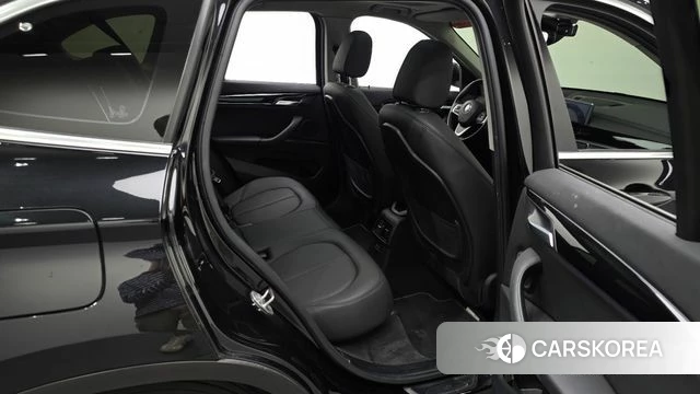 BMW X1 (F48) 2022 Черный из Кореи, фото 2