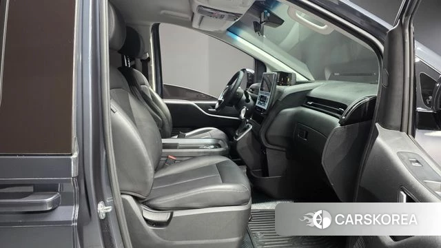 Hyundai Staria 2023 Серый из Кореи, фото 2