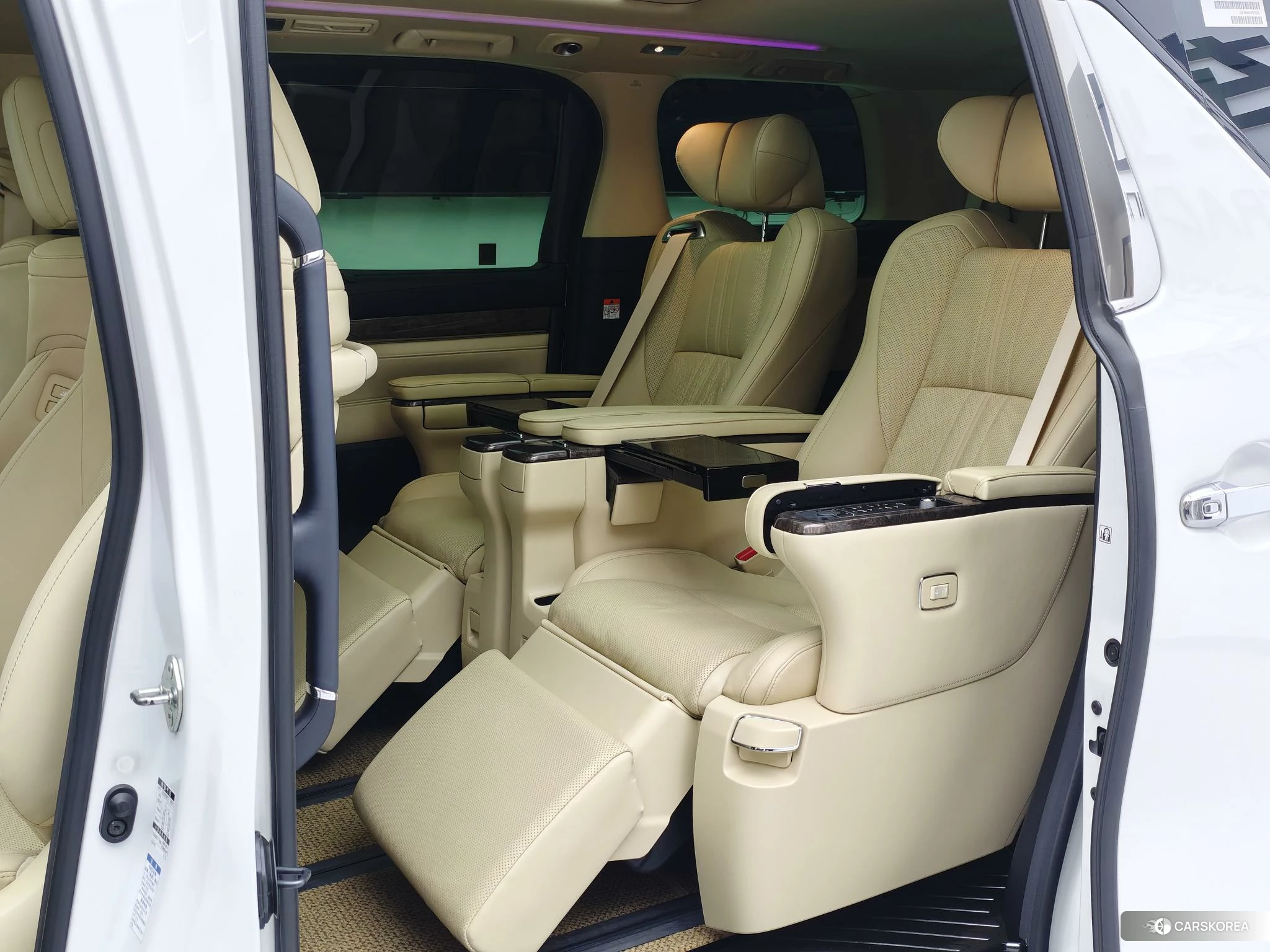 Toyota Vellfire 2021 Белый из Китая, фото 2