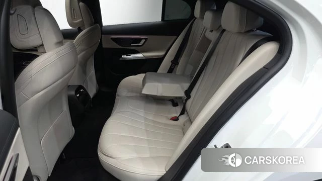 Mercedes-Benz E-Class W214 2025 Белый из Кореи, фото 2