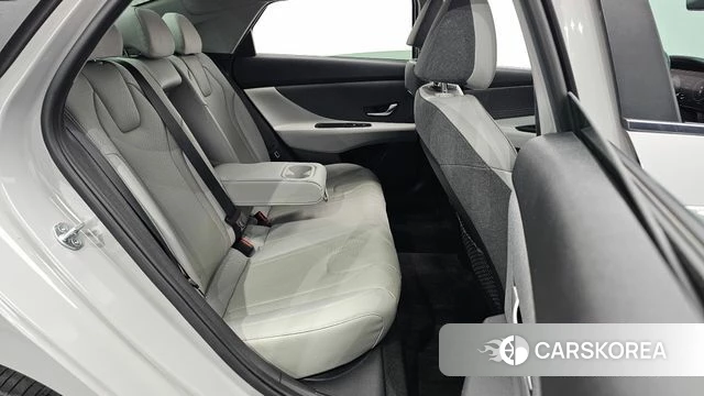 Hyundai Avante (CN7) 2022 Серебристо-серый из Кореи, фото 2