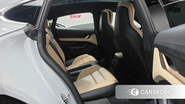 Porsche Taycan 2021 Серебряный из Кореи, фото 2