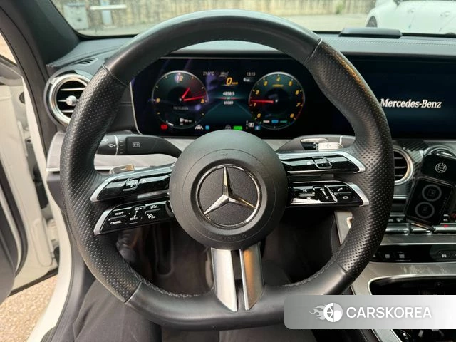 Mercedes-Benz E-Class W213 2023 Белый из Кореи, фото 2