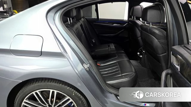BMW 5 Series (G30) 2018 Серый из Кореи, фото 2