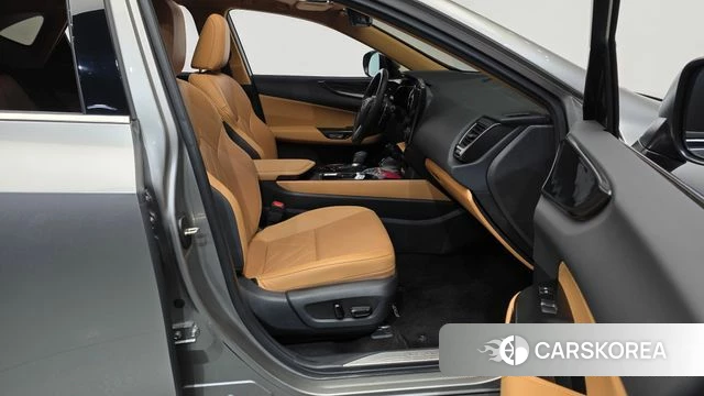 Lexus NX350h Second generation 2025 Серый из Кореи, фото 2