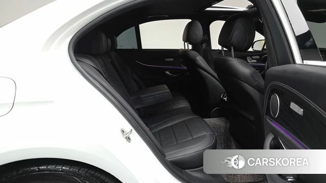 Mercedes-Benz E-Class W213 2023 Белый из Кореи, фото 3