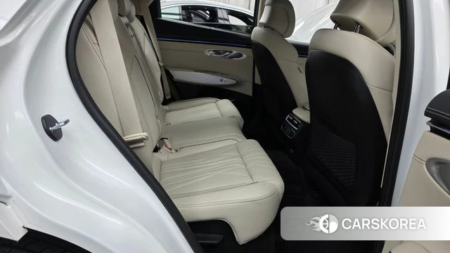 Genesis GV70 2024 Белый из Кореи, фото 2