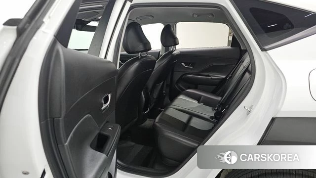 Hyundai Kona (SX2) 2023 Белый из Кореи, фото 2