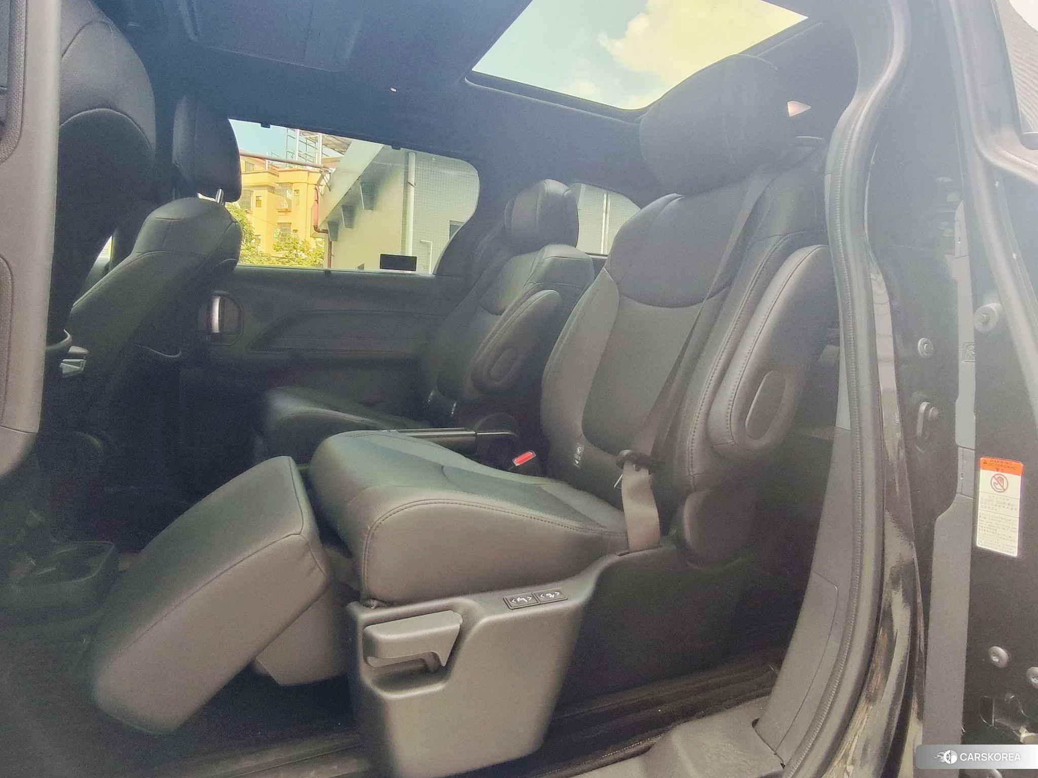 Toyota Granvia 2023 Черный из Китая, фото 2