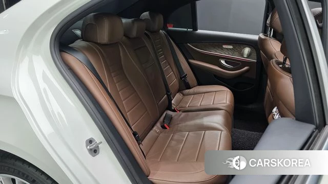 Mercedes-Benz E-Class W213 2021 Белый из Кореи, фото 2