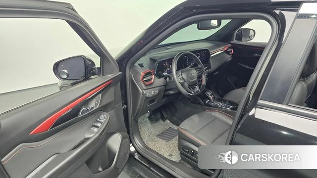 Chevrolet (GM Daewoo) The New Trail Blazer 2024 Черный из Кореи, фото 2