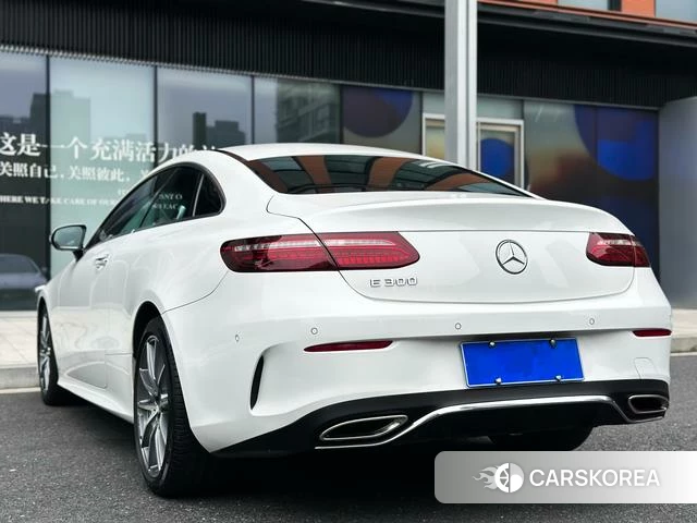 Mercedes-Benz E-Class 2022 Белый из Китая, фото 2