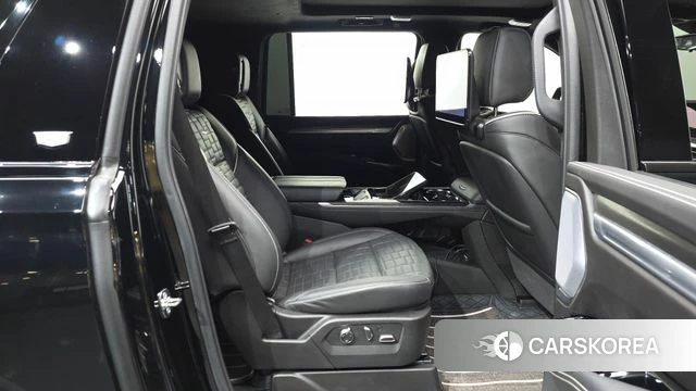 Cadillac Escalade 5th Generation 2025 Черный из Кореи, фото 2