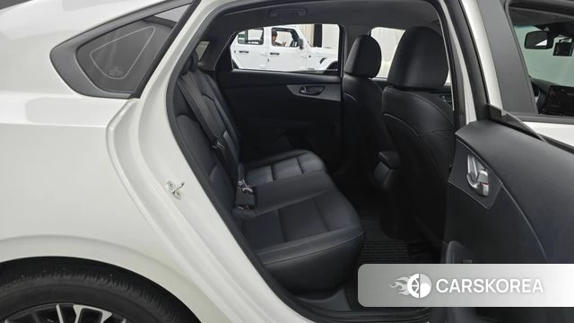 Kia The New K3 2nd generation 2021 Белый из Кореи, фото 2