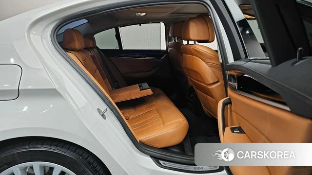 BMW 5 Series (G30) 2022 Белый из Кореи, фото 2
