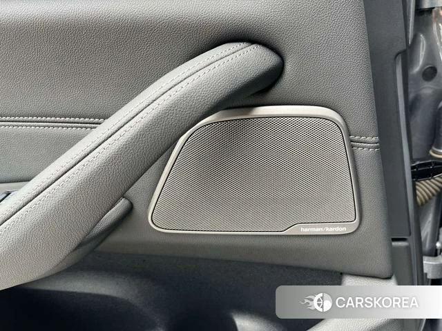 BMW 5 series 2023 Темно-серый из Китая, фото 2